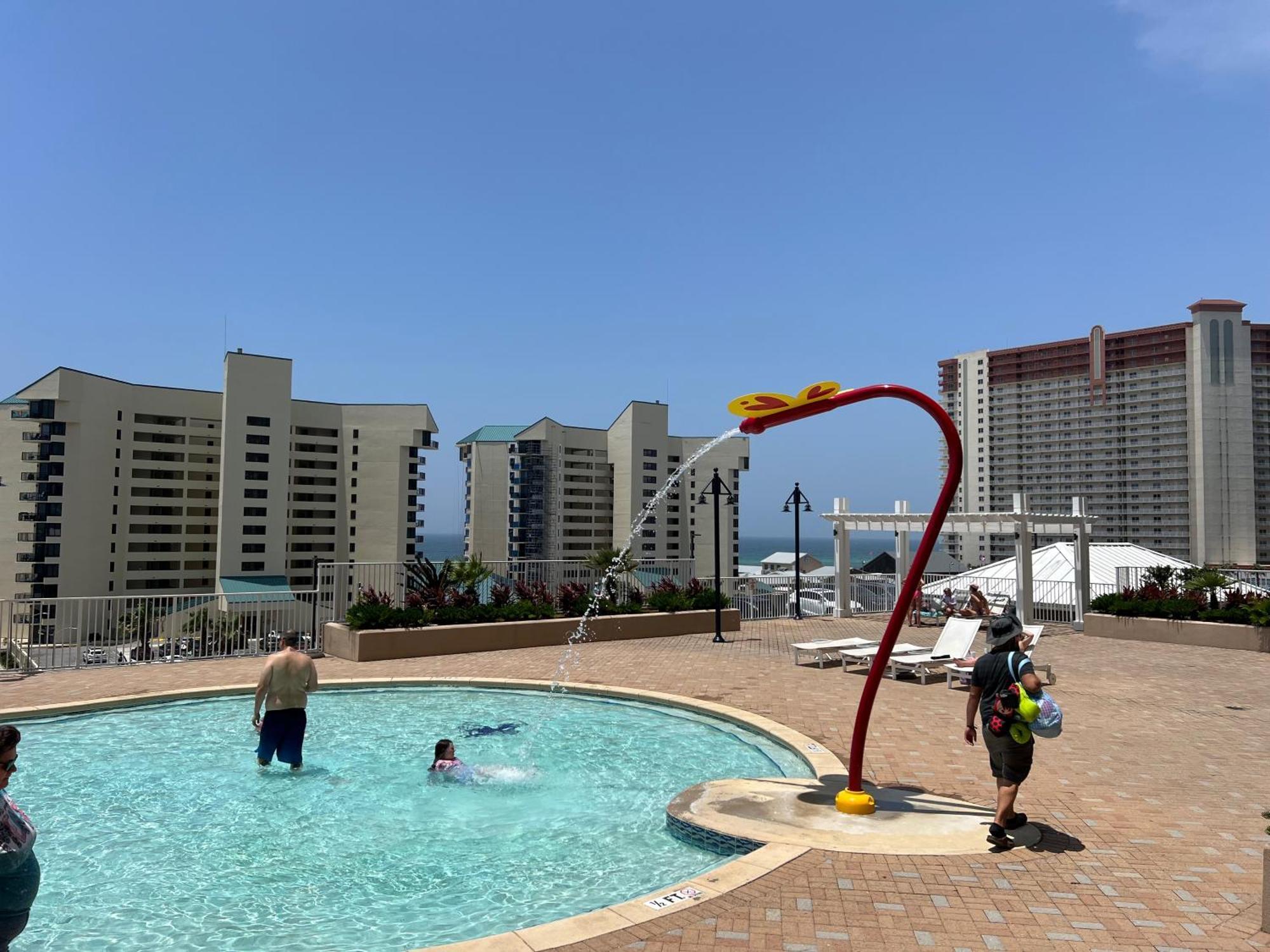 Stunning 4bd! Oceanview! Free Chair Service! Sleeps 10! By Dolce Getaways Apartment