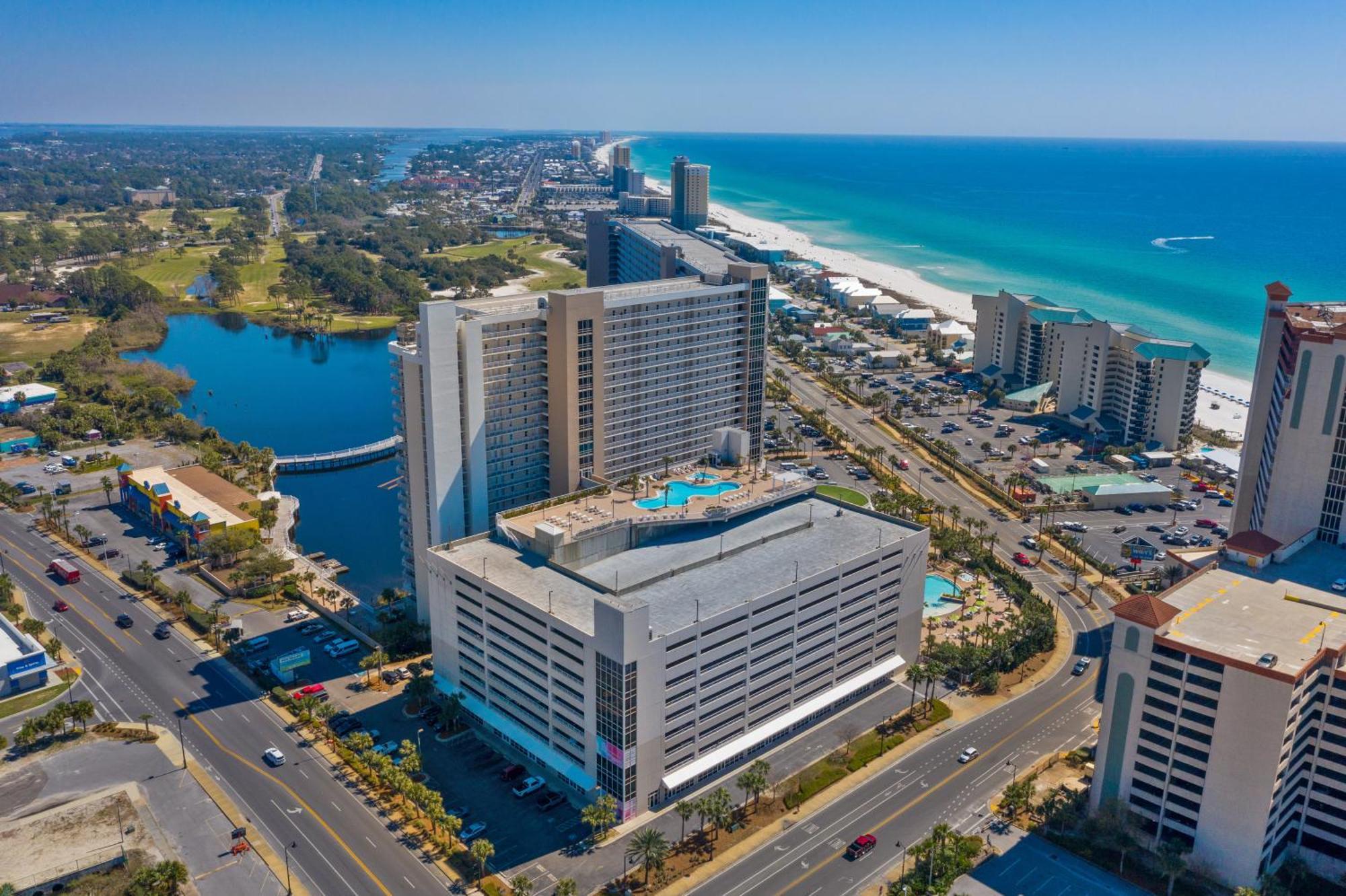 Stunning 4bd! Oceanview! Free Chair Service! Sleeps 10! By Dolce Getaways Apartment Panama City Beach
