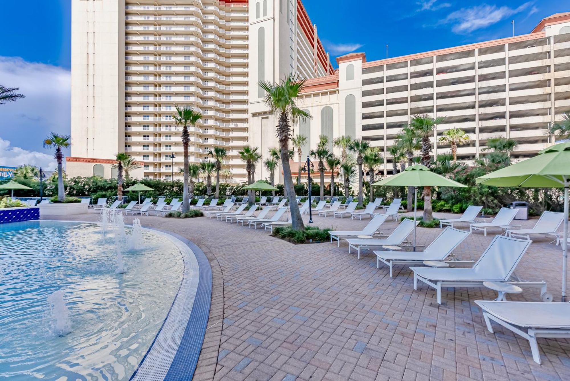 Stunning 4bd! Oceanview! Free Chair Service! Sleeps 10! By Dolce Getaways Apartment