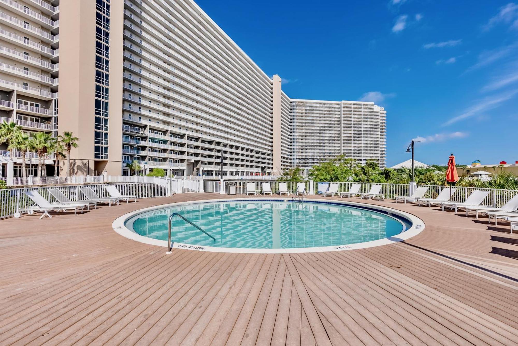 Apartment Stunning 4bd! Oceanview! Free Chair Service! Sleeps 10! By Dolce Getaways *