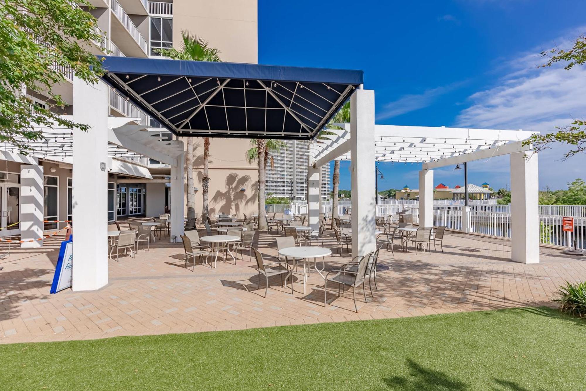 Stunning 4bd! Oceanview! Free Chair Service! Sleeps 10! By Dolce Getaways Apartment *