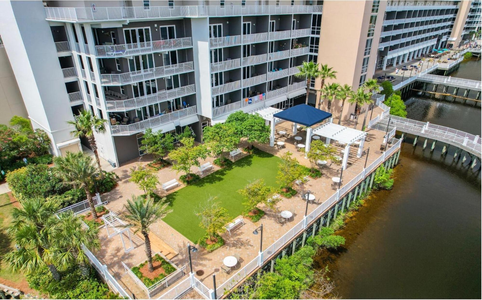 Stunning 4bd! Oceanview! Free Chair Service! Sleeps 10! By Dolce Getaways Apartment