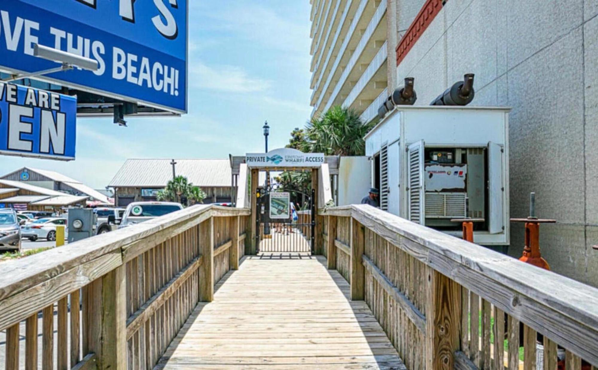 Stunning 4bd! Oceanview! Free Chair Service! Sleeps 10! By Dolce Getaways Apartment