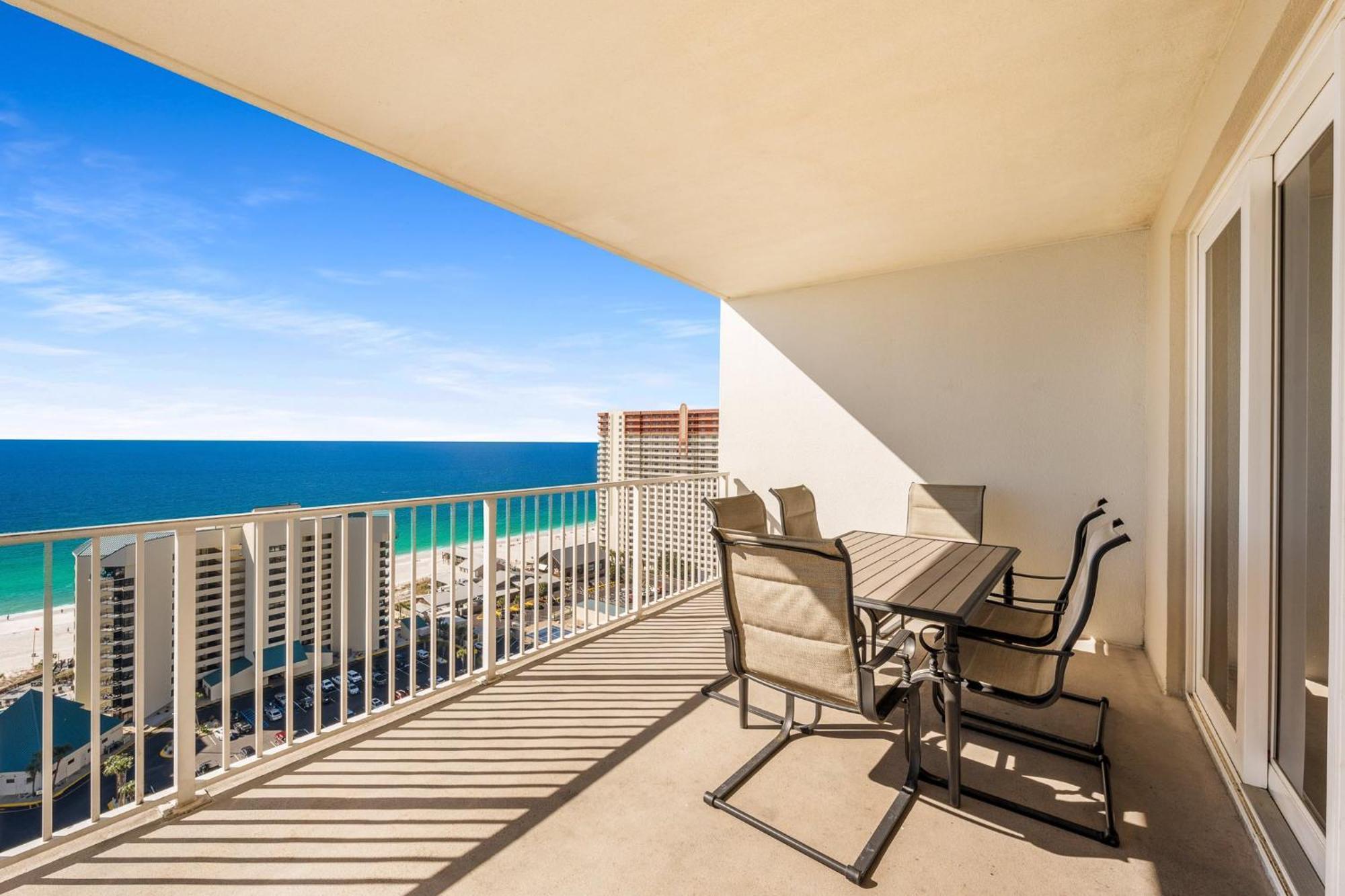 Stunning 4bd! Oceanview! Free Chair Service! Sleeps 10! By Dolce Getaways Apartment *