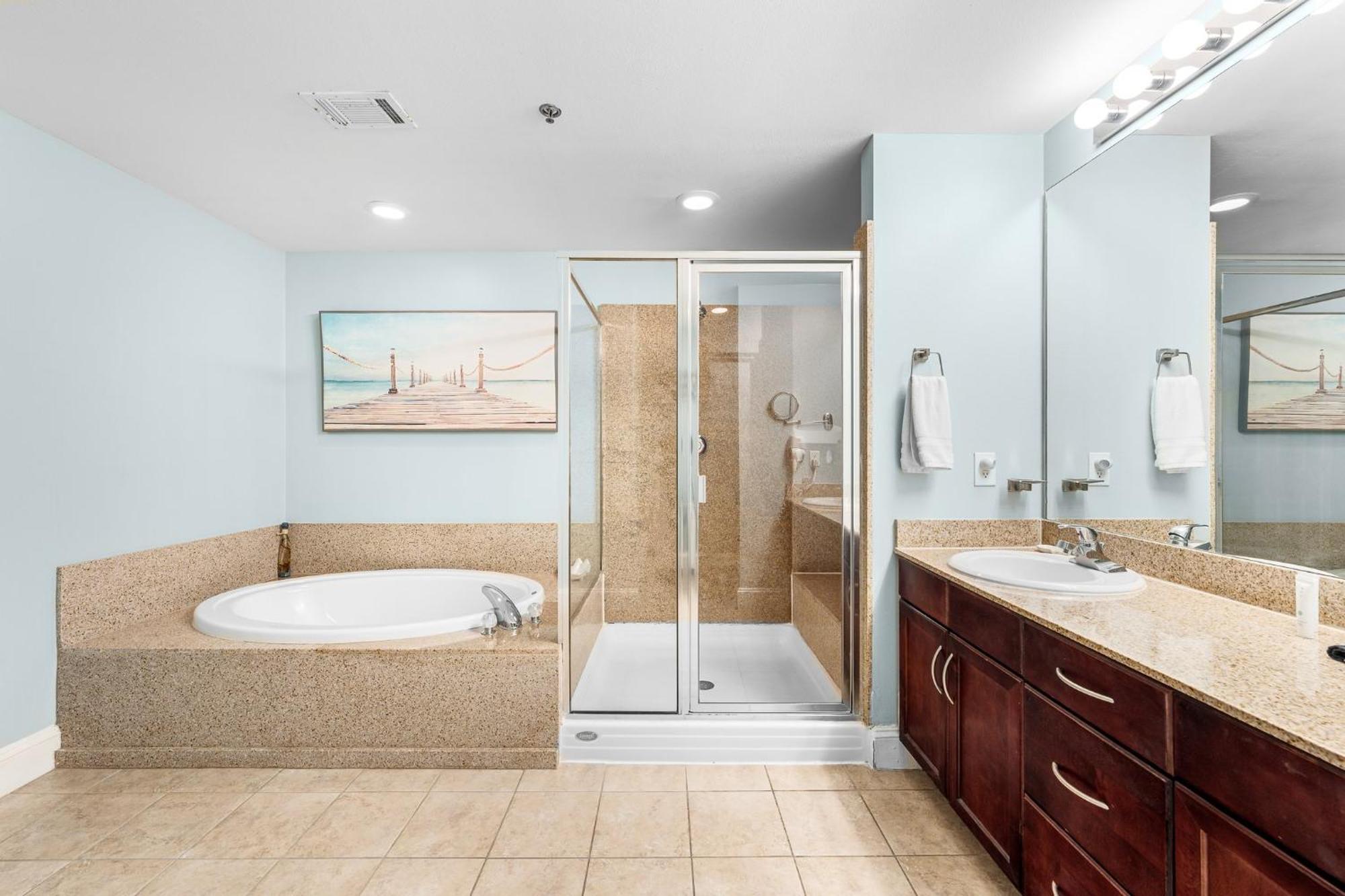 Stunning 4bd! Oceanview! Free Chair Service! Sleeps 10! By Dolce Getaways Apartment *