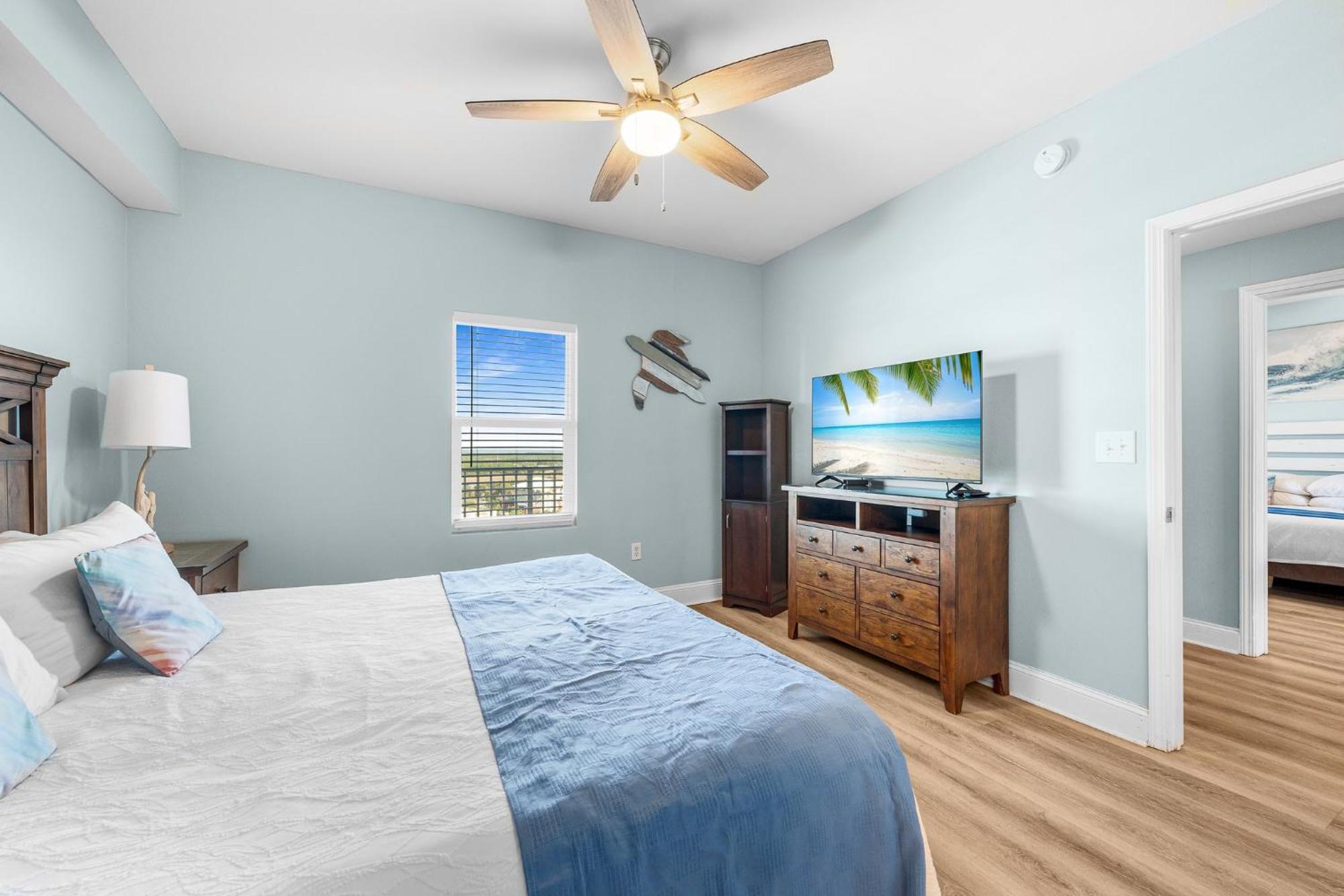 Apartment Stunning 4bd! Oceanview! Free Chair Service! Sleeps 10! By Dolce Getaways Panama City Beach
