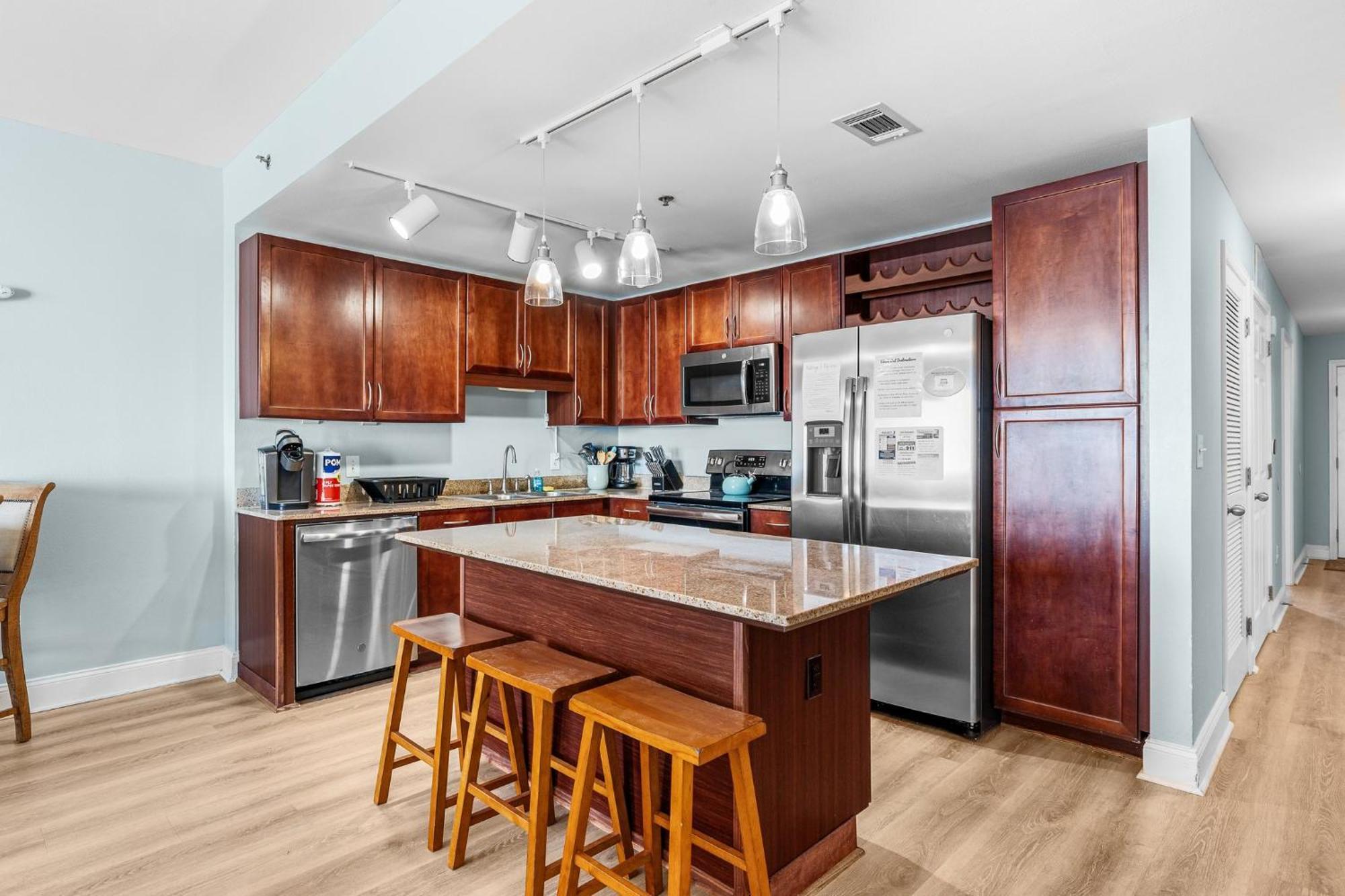 Stunning 4bd! Oceanview! Free Chair Service! Sleeps 10! By Dolce Getaways Apartment Panama City Beach